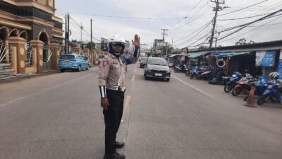 Arus Lalu Lintas Wisata Anyer terlihat lengang, Polres Cilegon tetap Siaga amankan jalur