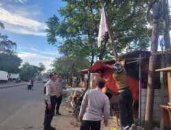 Puluhan Bendera Ormas di Kota Tangerang Ditertibkan Polisi Bersama Petugas Gabungan