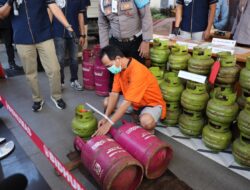 Raup Omzet Ratusan Juta, Polda Banten Tangkap Dua Pelaku Penyuntik LPG Bersubsidi