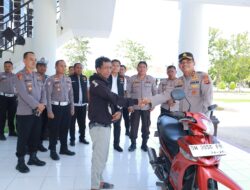 Tindak Pidana Premanisme Pemerasan dan Pembakaran, Kapolres Pohuwato Serahkan bantuan Sepeda Motor Pada Korban