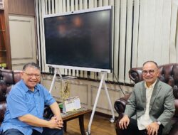 JAM Datun Kejaksaan Agung RI Dr. Narendra Jatna Terima Kunjungan Ketua Dewan Pembina Puspolkam Indonesia Firman Jaya Daeli Bahas Pembangunan Berbasis Peningkatan Kualitas Manusia dan Kelembagaan Bangsa