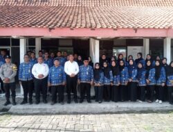 Wakasat Narkoba Polresta Tangerang Jadi Pembina Upacara di SMKN 1, Ingatkan Pelajar Jauhi Narkoba dan Bullying