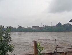 Debit Sungai Cisadane Naik, Kali Periuk Jaya Tangerang Ditetapkan Status Siaga