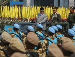 Potret Prabowo Pimpin Upacara HUT ke-81 TNI di Mabes TNI Cilangkap